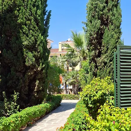 Athena Apartment Polis